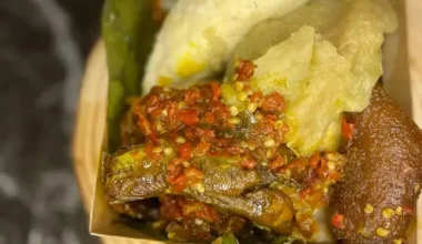 Ekuru wrap with sauce